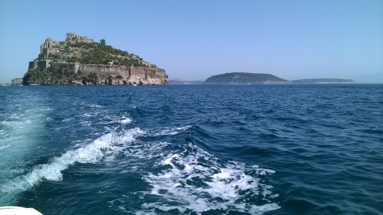 Vuelta en barco por la isla de Ischia