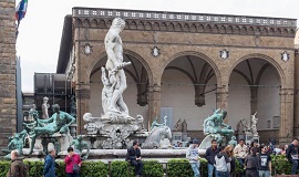 Fuente de Neptuno y Loggia en la Plaza de la Signoria de Florencia