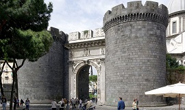 Porta Capuana de Nápoles
