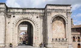 Perugia Porta San Pietro.jpg