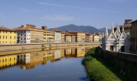 Espectacular vista de Pisa sobre el rio Arno