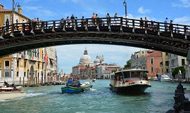 Ponte dell'Accademia de Venecia